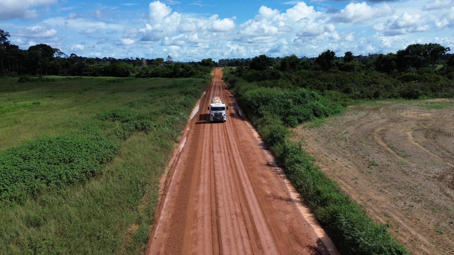 RO-140 em Rio Crespo recebe manutenção após solicitação do deputado Pedro Fernandes