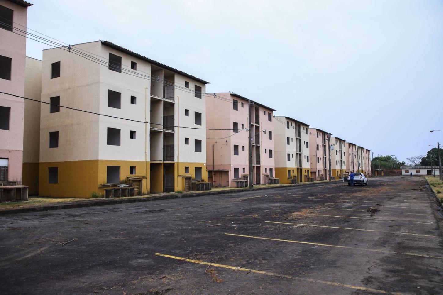Criminosos atiram contra jovens em frente a condomínio na zona Leste de Porto Velho