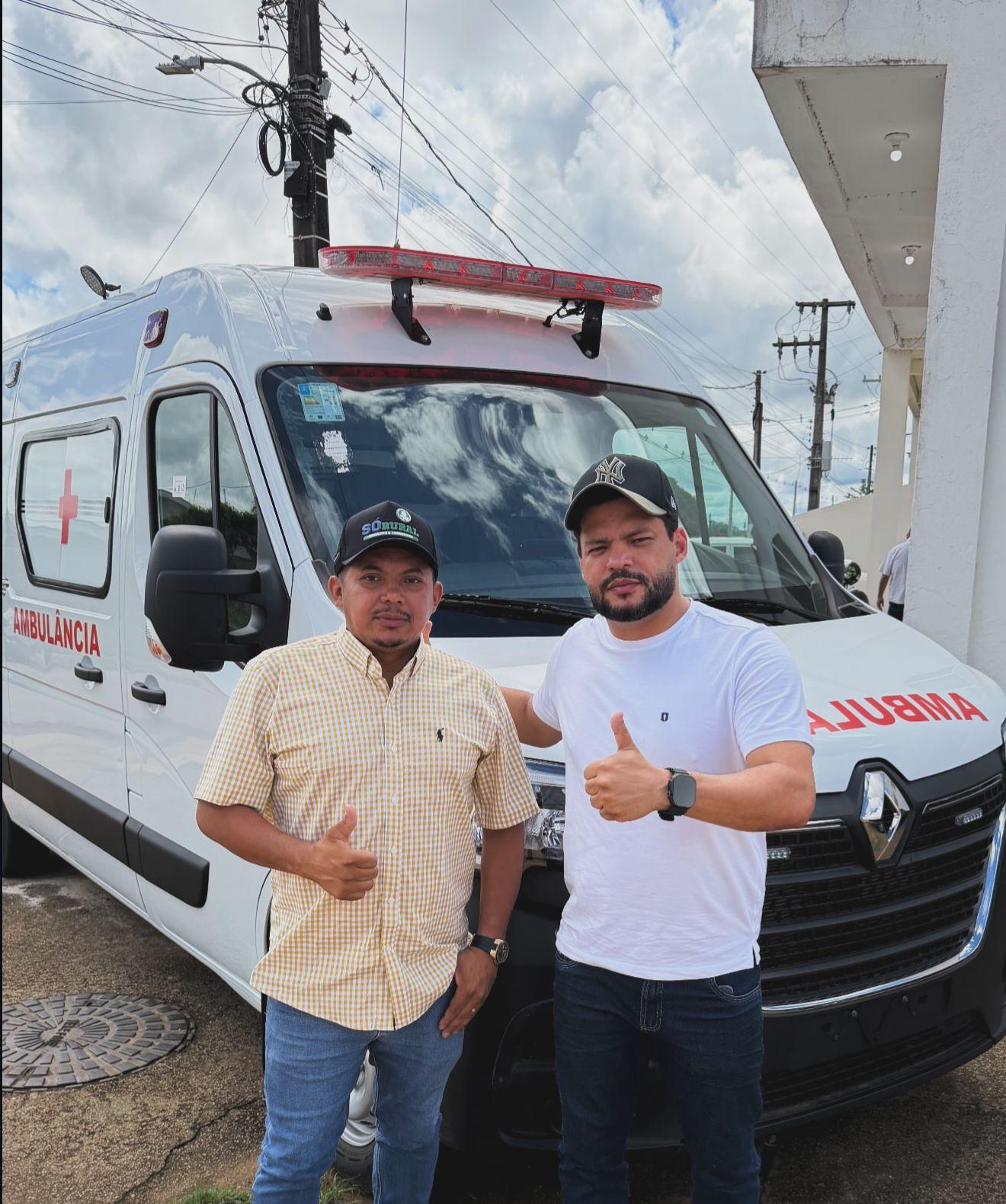 Deputado Edevaldo Neves entrega ambulância de R$ 350 mil para Machadinho d’Oeste e reforça saúde no município