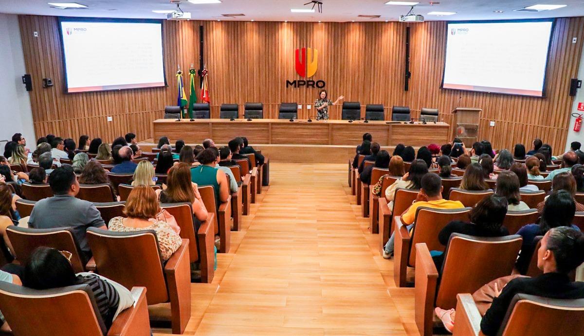 MINISTÉRIO PÚBLICO: ministra palestra em evento sobre assédio moral e sexual no serviço público