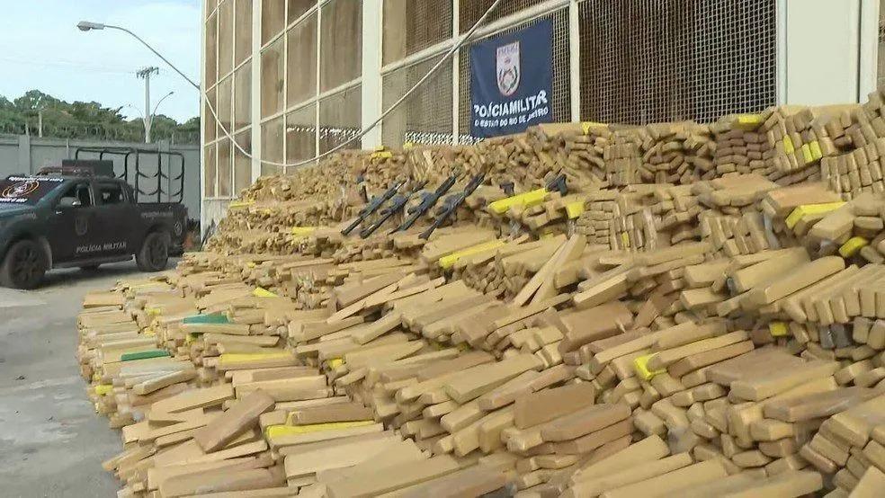 Operação da PM do Rio  de Janeiro apreende 48 toneladas de maconha, a maior do país