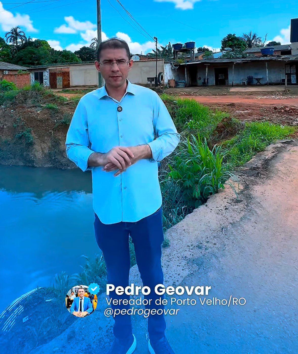 Pedro Geovar fiscaliza obras e acompanha melhorias de infraestrutura no bairro Monte Sinai