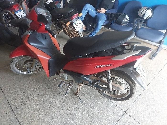 PERSISTÊNCIA E AGILIDADE LEVAM PMRO A RECUPERAR VEÍCULO ROUBADO E PRENDER AUTORES DO ROUBO EM VILHENA