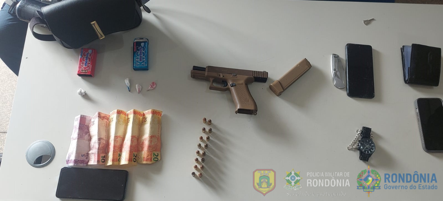 Polícia Militar fecha adega irregular e prende quatro traficantes com arma furtada