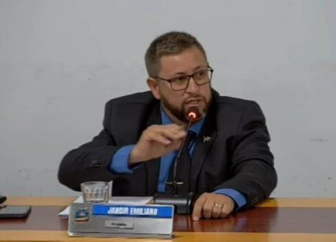 Vereador “Jandir Vigilante” tenta prejudicar rodeio que capta recursos para crianças com câncer