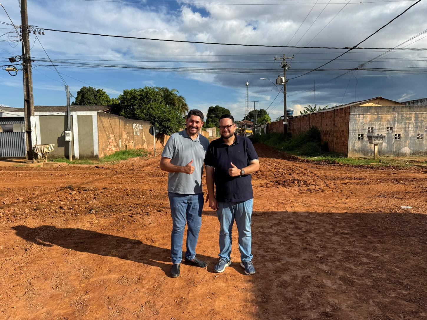 Vereador Márcio Pacele articula e garante avanço da terraplanagem no bairro Igarapé