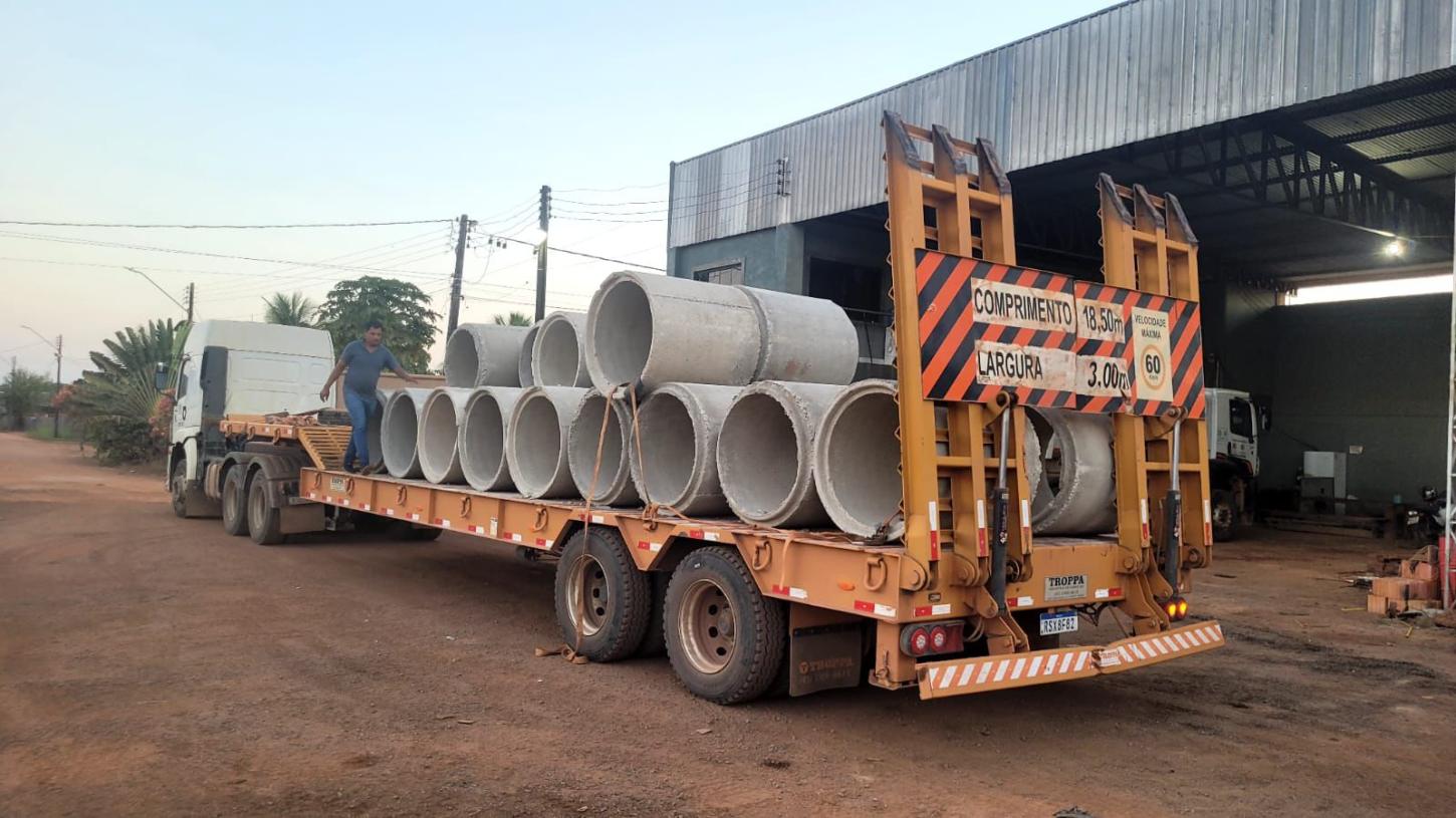 Vereador Márcio Pacele viabiliza entrega de manilhas para melhoria de ramal em Extrema