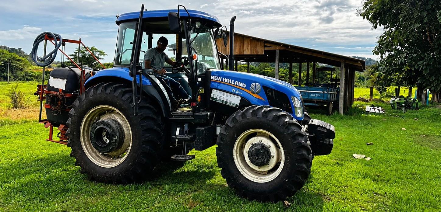 Alero no Agro: trator destinado à Associação Apropob fortalece agricultura familiar em Espigão do Oeste