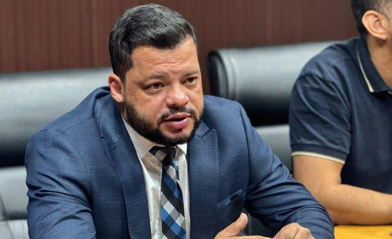 Edevaldo Neves aciona o DER e exige recuperação urgente da RO-005, a 