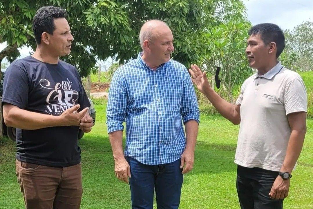 Ezequiel Neiva garante recurso para aquisição de barcos para povos indígenas da Terra Indígena Rio Branco, em Alta Floresta D'Oeste