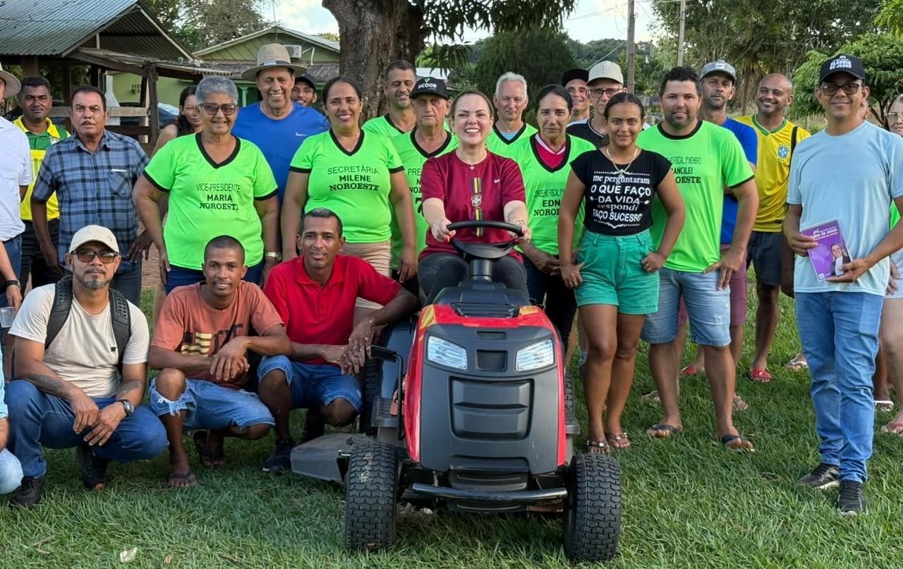 Cláudia de Jesus entrega trator cortador de grama de R$ 30 mil em São Miguel do Guaporé