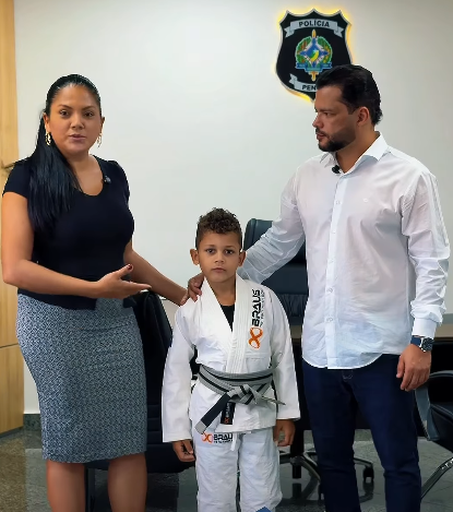 Deputado Edevaldo Neves recebe campeão mundial kids de jiu-jítsu na Assembleia Legislativa