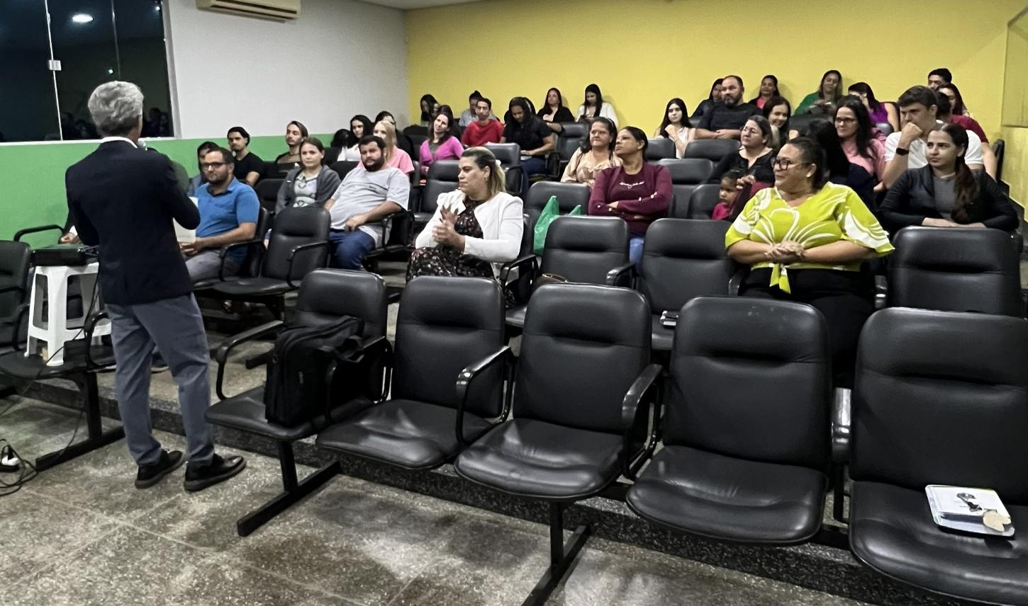 Deputado Jean Oliveira leva curso de oratória para Alta Floresta d’Oeste por meio da Escola do Legislativo