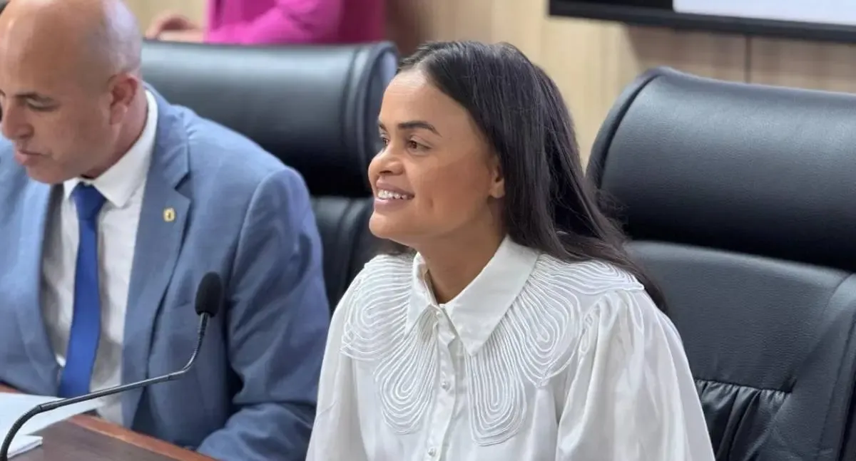 Dra. Taíssa participa da entrega de 35 mesas de inox para feirantes em Guajará-Mirim