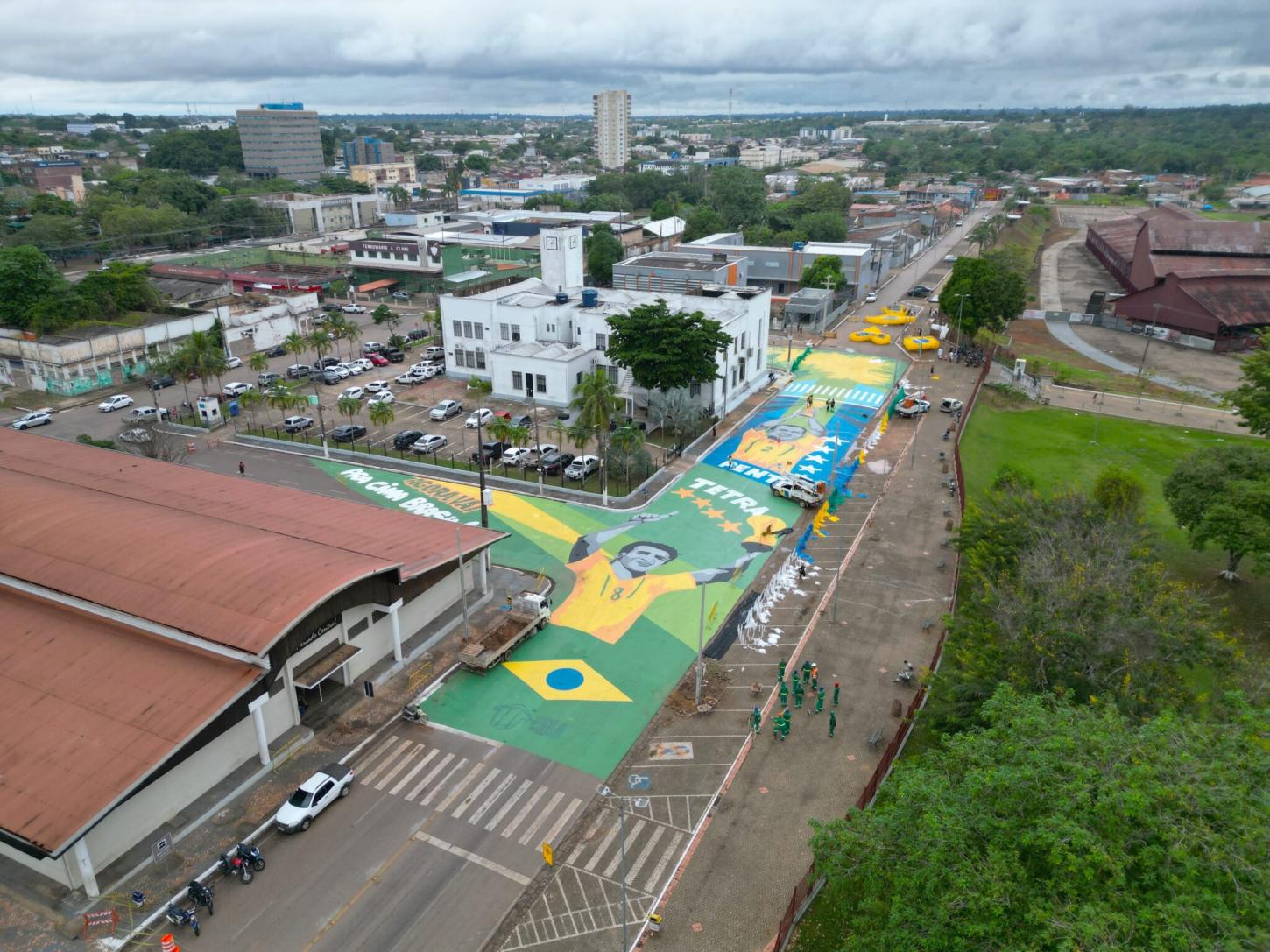 Espírito da Copa do Mundo transforma o coração do comércio no centro da capital