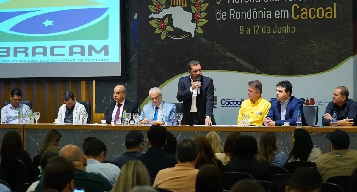 Hildon Chaves destaca combate à corrupção e gestão austera durante evento político em Cacoal