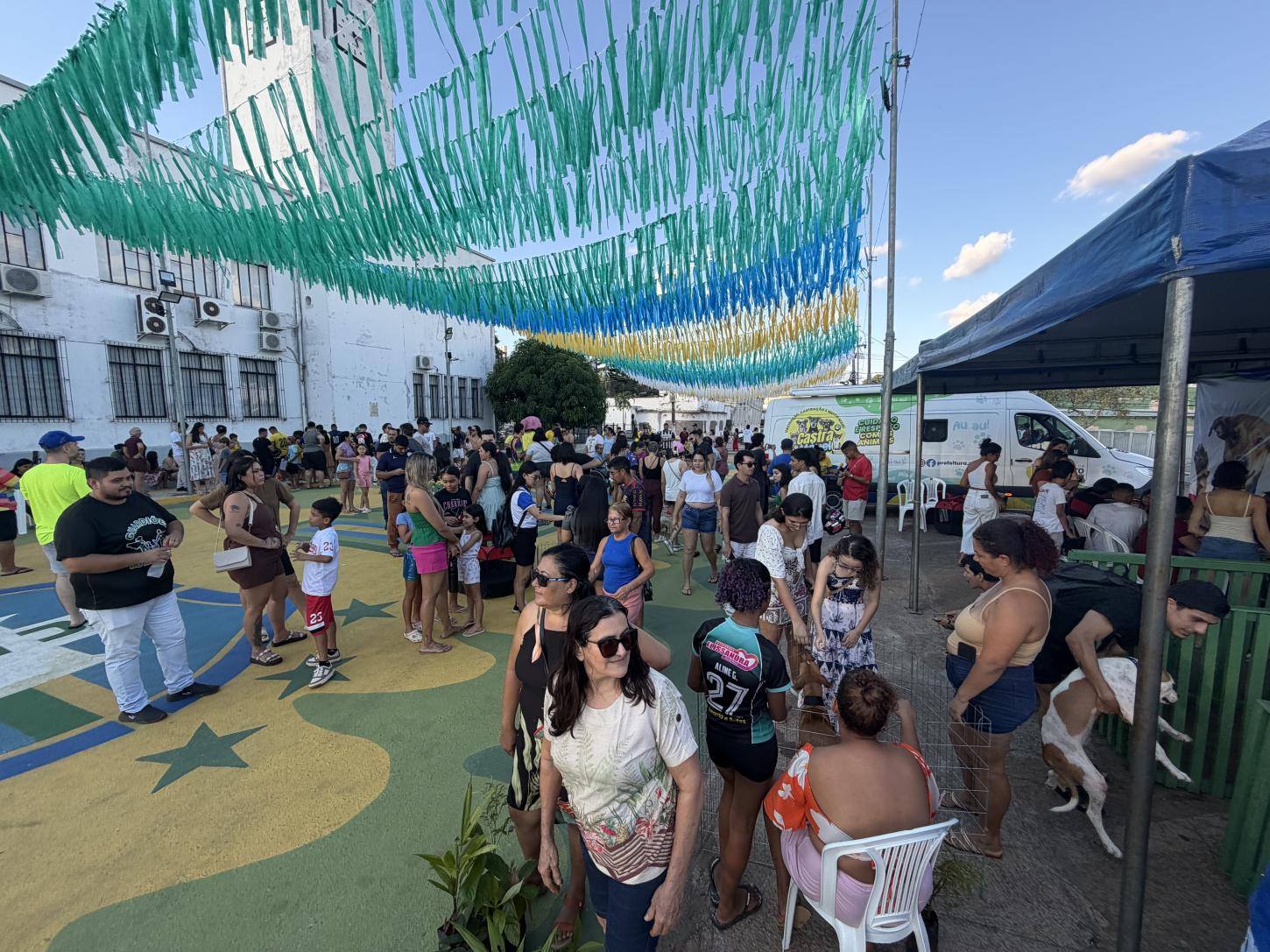 Novos lares e novas raízes marcam ações ambientais na Rua do Hexa
