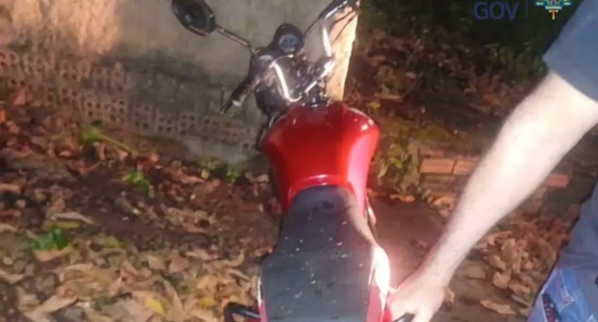 Polícia recupera moto furtada e prende mulher em Porto Velho