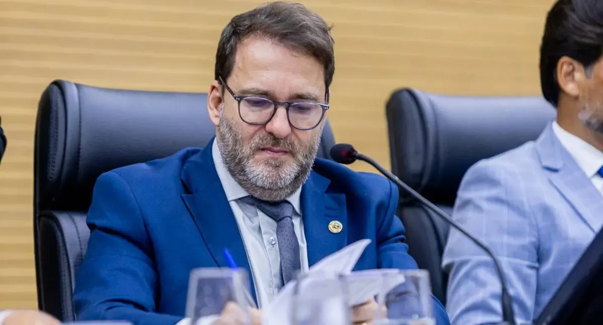 Sinalização na RO-459 e tapa-buracos recebem pedido de melhorias urgentes do deputado Alex Redano
