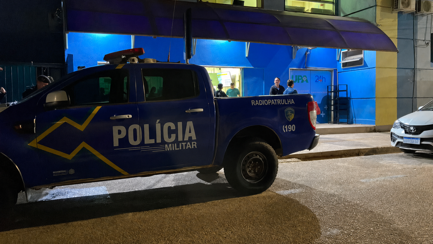 Mulher é baleada após criminosos invadirem condomínio disfarçados de motoboys em Porto Velho