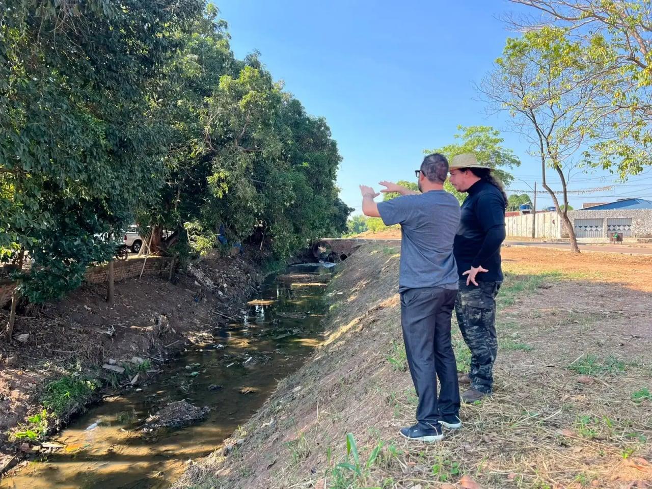 Ecobarreiras podem reforçar combate ao descarte irregular de resíduos em igarapés
