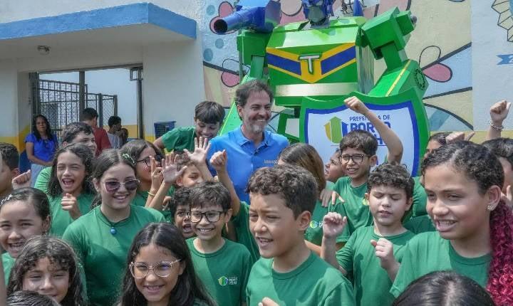 Escolas municipais vão contar com robô de monitoramento inteligente