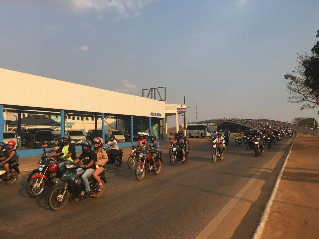 Motociclistas receberão capacete e antena corta-pipa em ação da Prefeitura
