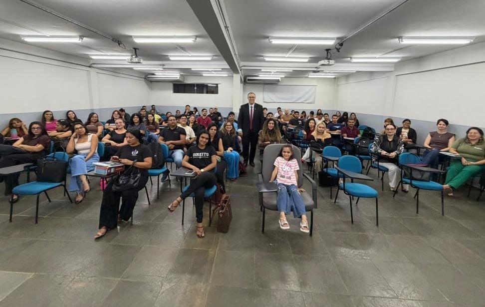 MPRO promove debate sobre consumo consciente e sustentabilidade com estudantes de Direito