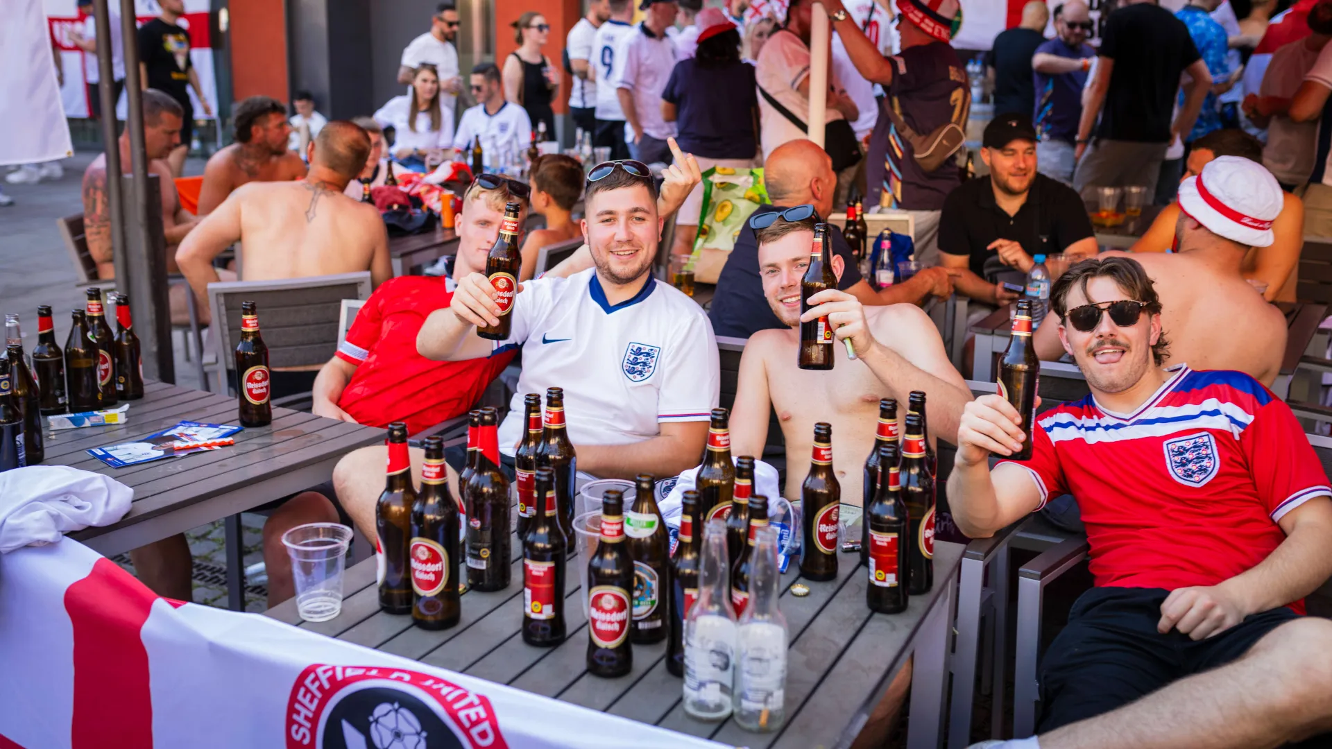 Premier League: Como liberação de cerveja após 41 anos pode mudar os estádios na Inglaterra