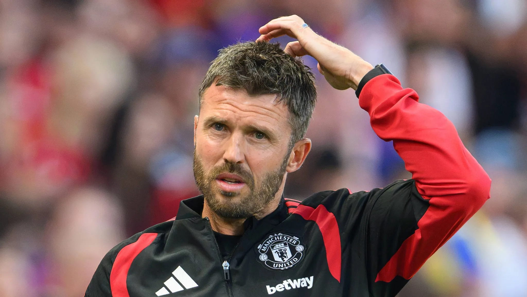 Em crise, Manchester United mantém Carrick, mas dirigentes já discordam sobre próximo técnico