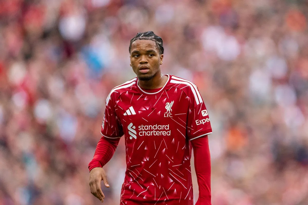 Liverpool: Por que grande joia do elenco não tem certeza sobre novo contrato