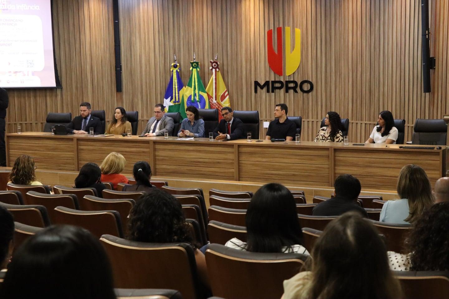 MPRO promove evento sobre proteção digital da infância e reúne especialistas para debater riscos no ambiente online