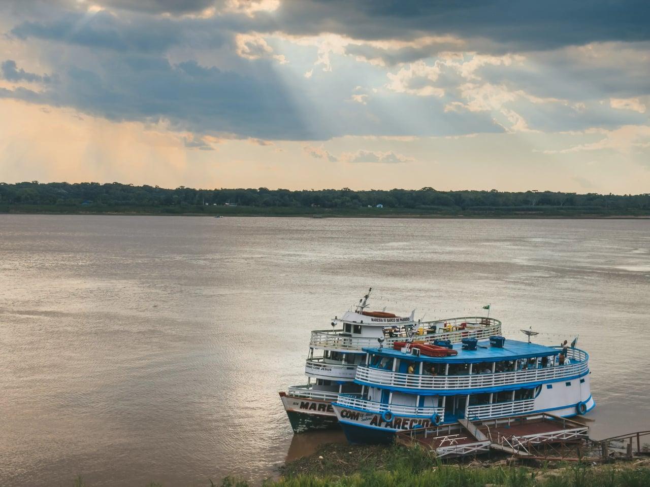 Passeio de barco reúne famílias e abre celebração dos 112 anos de Porto Velho