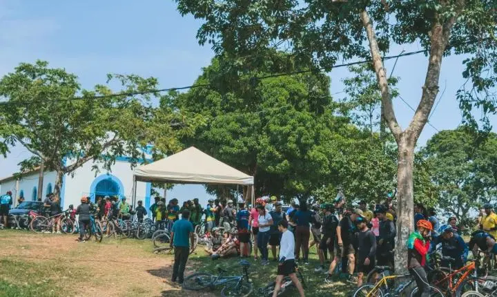 Bike Tour reúne famílias em passeio pela história e pelas paisagens