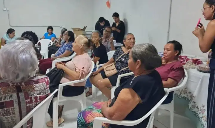 Cras Dona Cotinha promove encontro com pessoas idosas sobre inclusão e uso da tecnologia