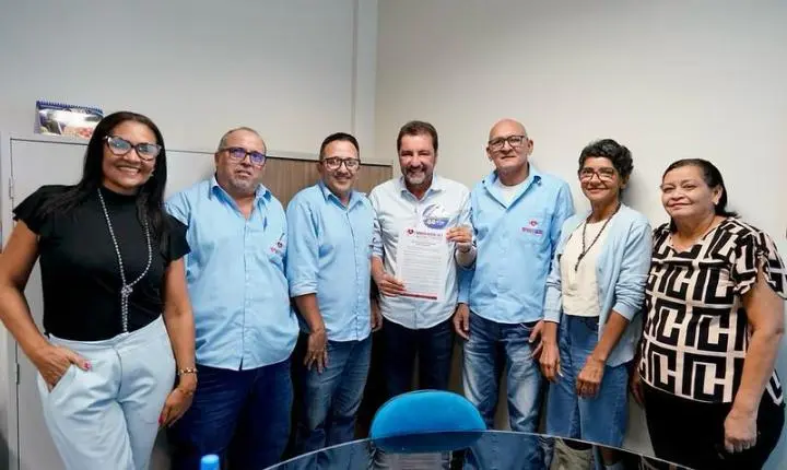 Hildon assina pacto com profissionais da saúde e promete um “pente-fino” nos contratos