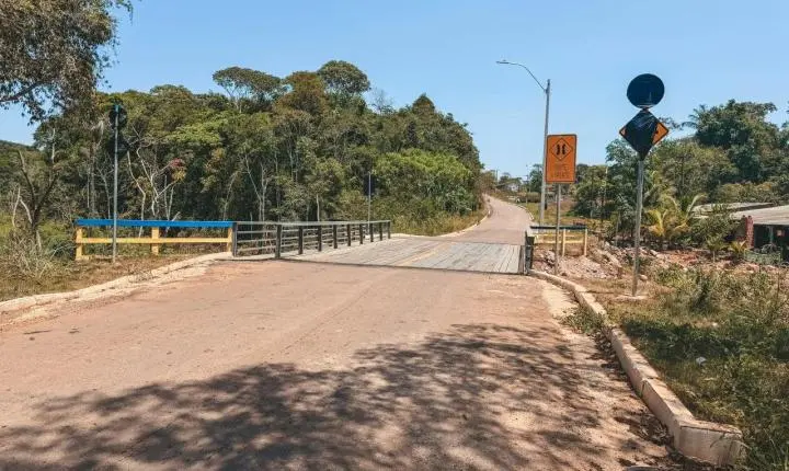 Lombadas serão instaladas nas duas extremidades de ponte na Estrada de Santo Antônio