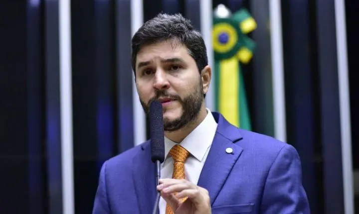 Maurício Carvalho defende investigação sobre Moraes e afirma que ninguém está acima da lei