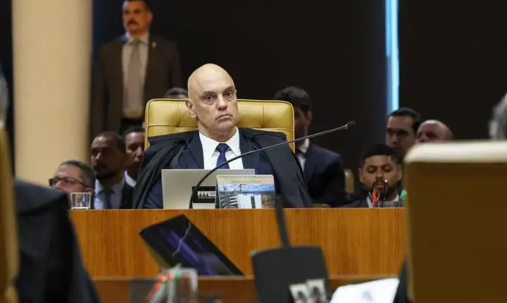 Moraes se declara impedido para relatar ação que envolve a própria esposa