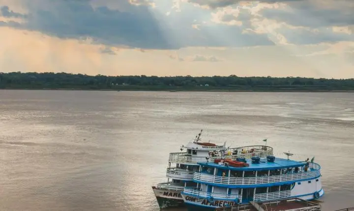 Passeio de barco reúne famílias e abre celebração dos 112 anos de Porto Velho