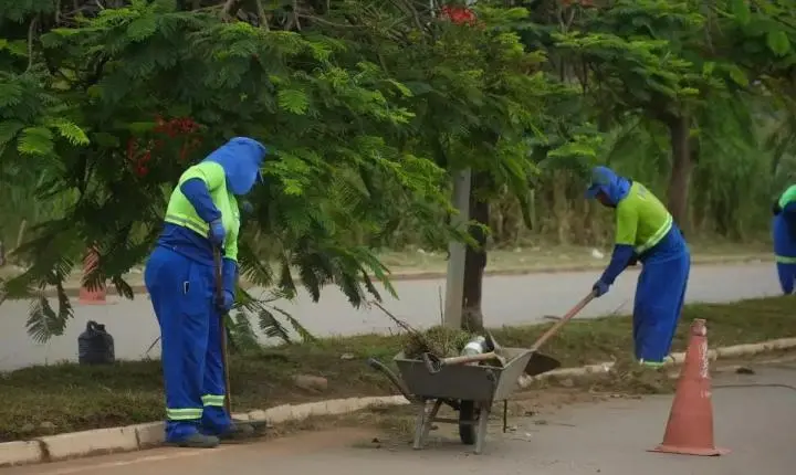 Semana termina com equipes de limpeza em diferentes pontos de Porto Velho