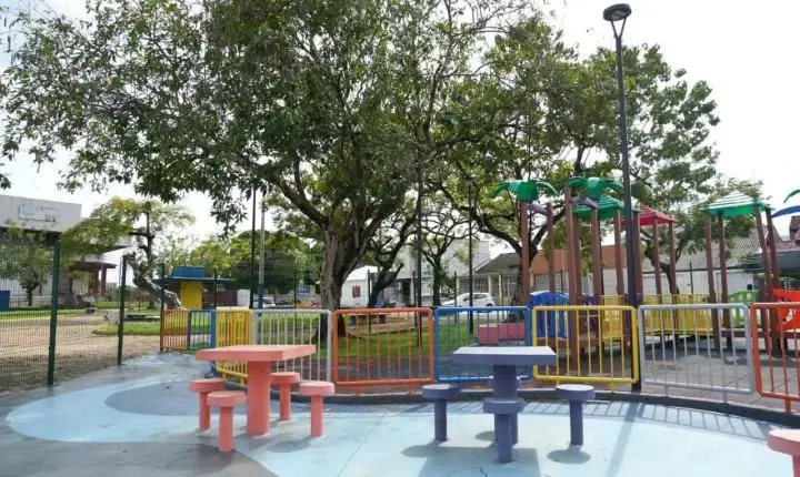 Sete praças de Porto Velho recebem serviços de limpeza urbana