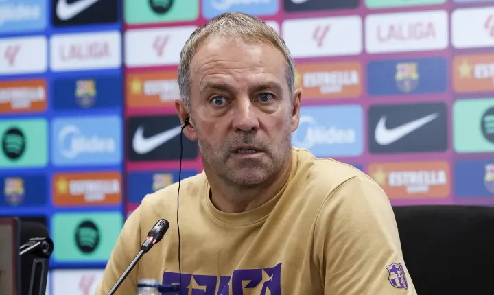 ‘Não gosto de falar sobre jogadores fora do Barcelona, mas o nível dele é muito alto’, diz Flick