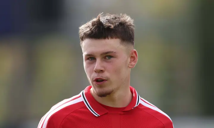 Por que o Manchester United pode se animar com a evolução de filho de Rooney