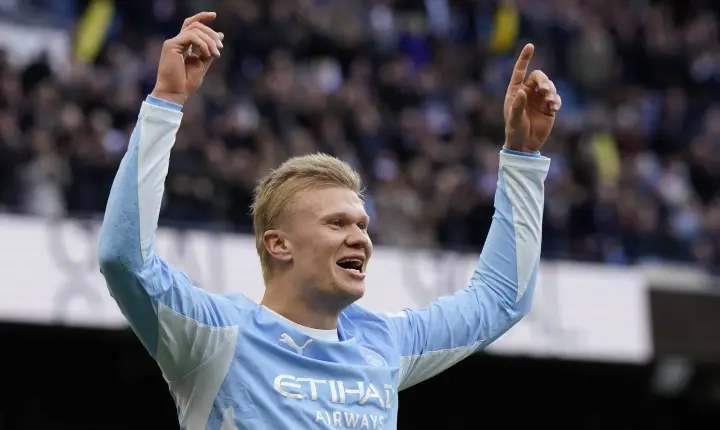 ‘Não vamos cair’: City flerta com o perigo, mas bate  Ipswich com provocação da torcida