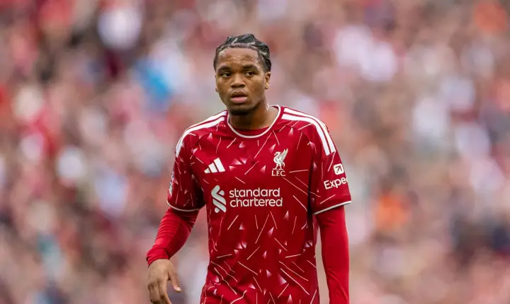 Liverpool: Por que grande joia do elenco não tem certeza sobre novo contrato