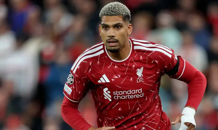 ‘Estou muito feliz’: Emprestado do Barcelona, Araújo comenta chance de ficar no Liverpool