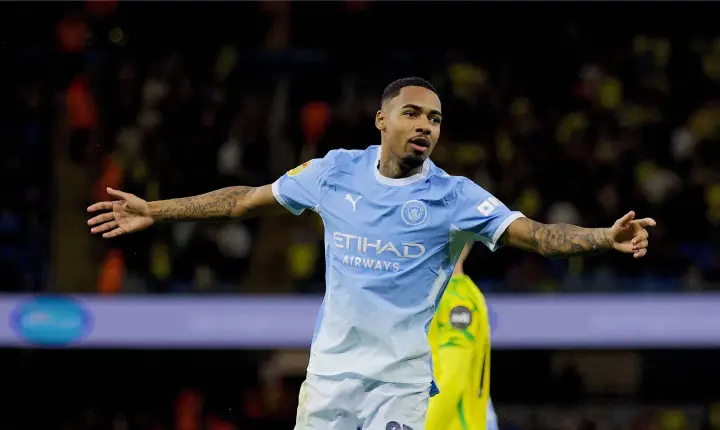 Estreia dos sonhos no Manchester City faz Allan igualar brasileiros e ganhar moral com Maresca