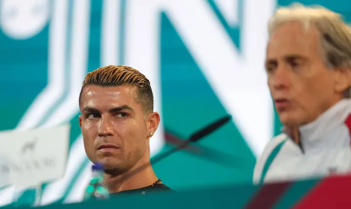 ‘Compartilhei o tempo de Pelé e nunca vi nada parecido’: Ex-Portugal detona Cristiano Ronaldo