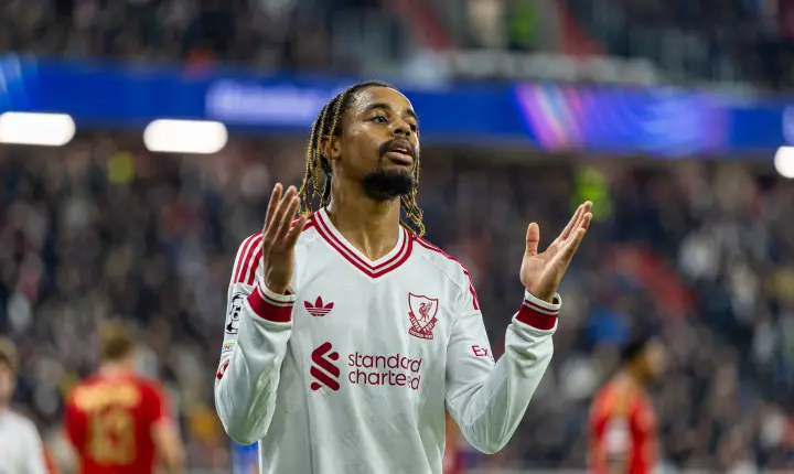 ‘A Premier League é menos tática’: Bradley Barcola fala sobre sua adaptação ao Liverpool